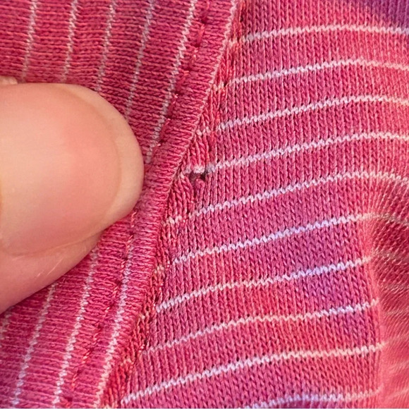 Under Armour RUN Half Zip Lightweight Pullover Women S Pink White Stripe Workout - Picture 10 of 10